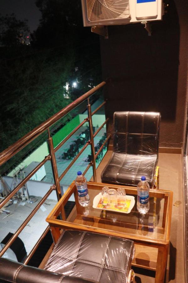 Hotel Candor Amigo Airoli Mind Space Нави Мумбаи Экстерьер фото