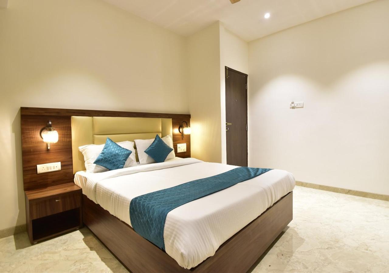 Hotel Candor Amigo Airoli Mind Space Нави Мумбаи Экстерьер фото