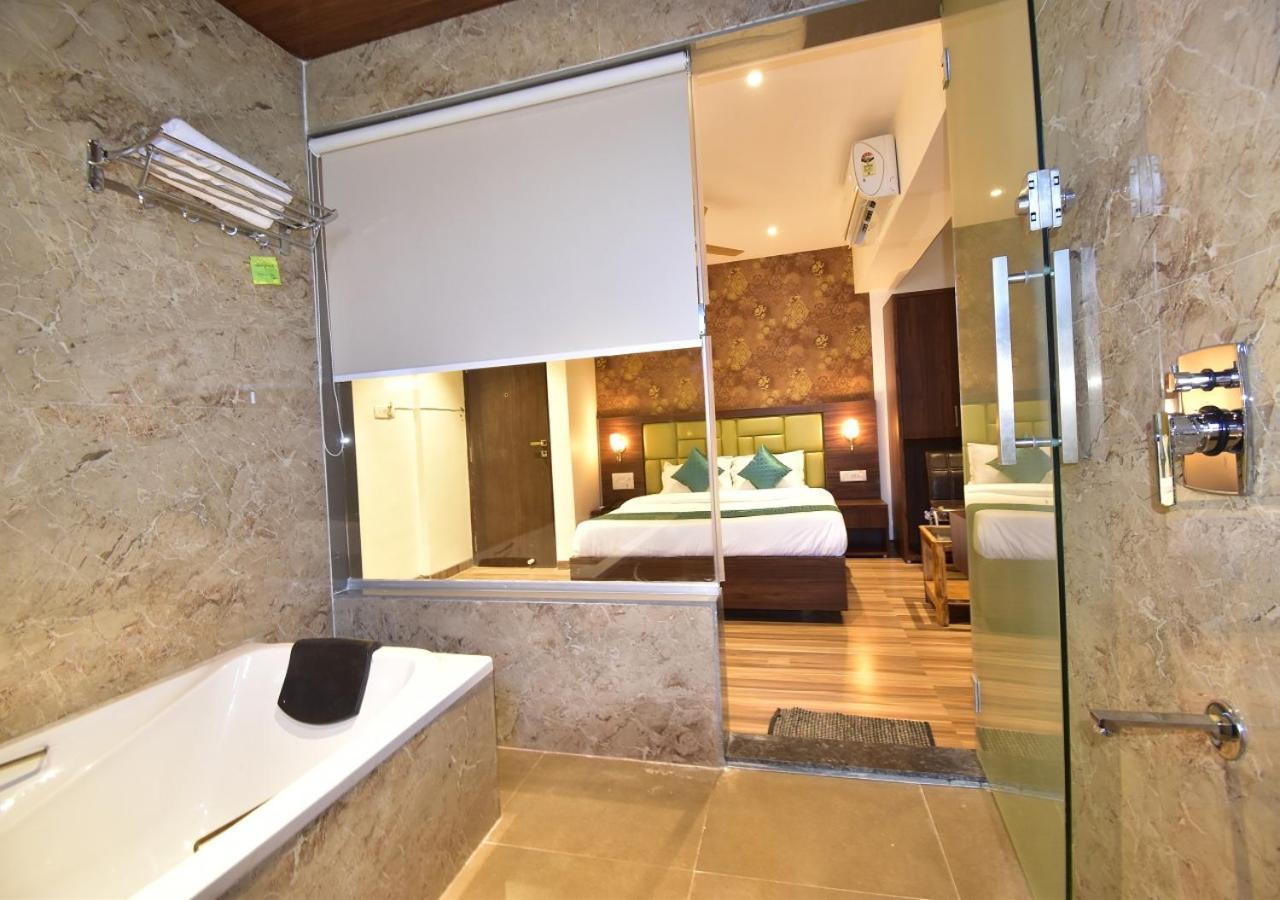 Hotel Candor Amigo Airoli Mind Space Нави Мумбаи Экстерьер фото