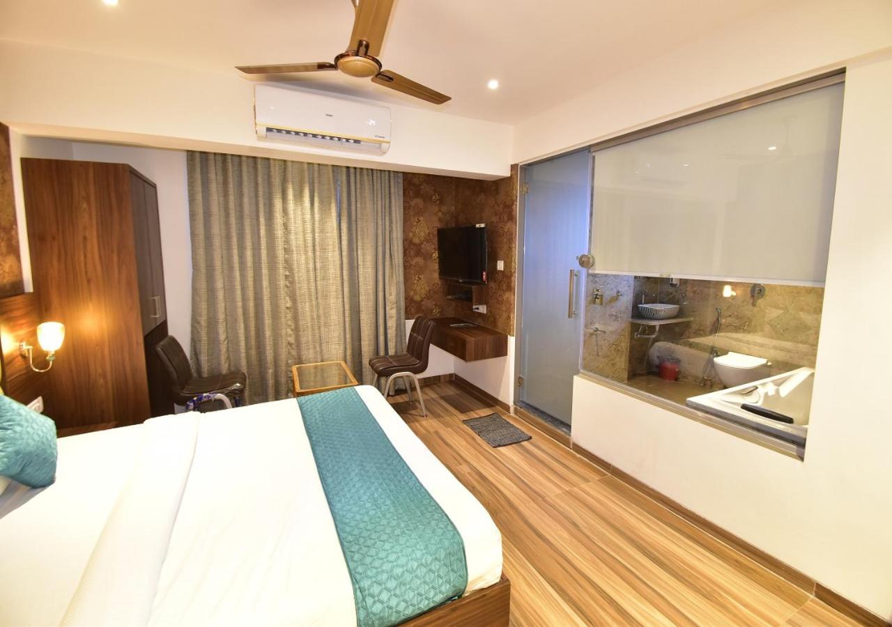 Hotel Candor Amigo Airoli Mind Space Нави Мумбаи Экстерьер фото