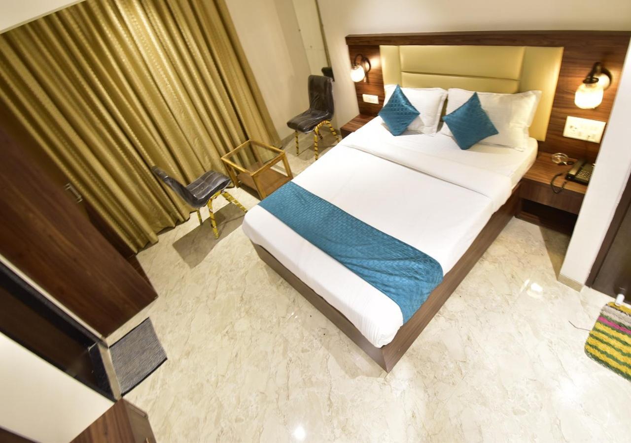 Hotel Candor Amigo Airoli Mind Space Нави Мумбаи Экстерьер фото